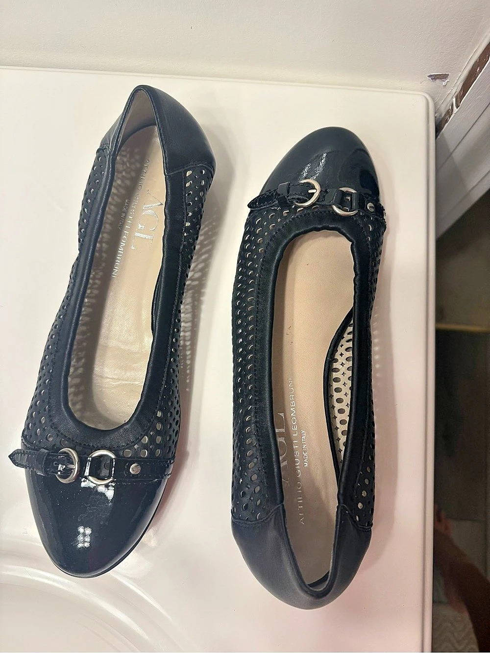 AGL Attilio Giusti Leombruni perforated buckle flats Black Flats EU 41